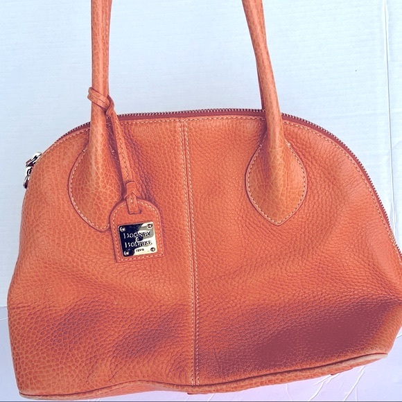 Dooney & Bourke Handbags - 🌺DOONEY& BURKE CUTE SUMMER/FALL SHOULDER BAG TOTE